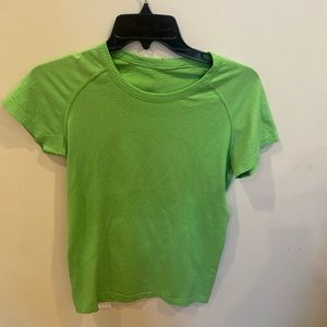 Swiftly tech short sleeve shirt. No flaws. Kelly’s green color. Size 8.